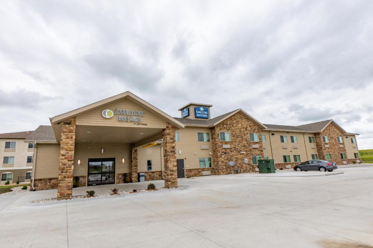 Cobblestone Hotel & Suites-Sheldon Bagian luar foto
