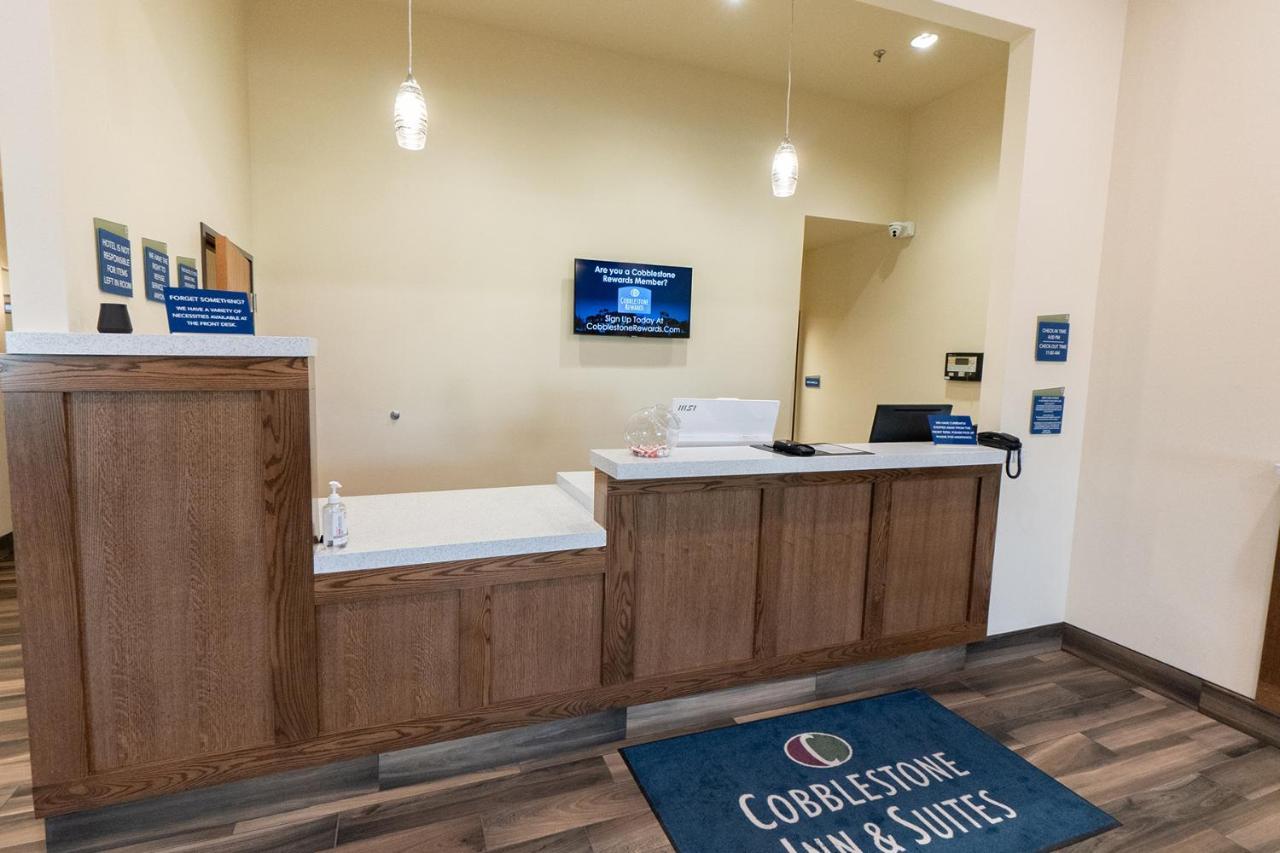 Cobblestone Hotel & Suites-Sheldon Bagian luar foto