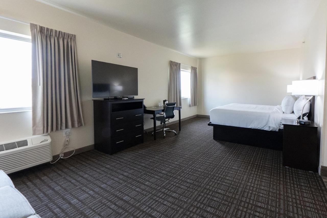 Cobblestone Hotel & Suites-Sheldon Bagian luar foto