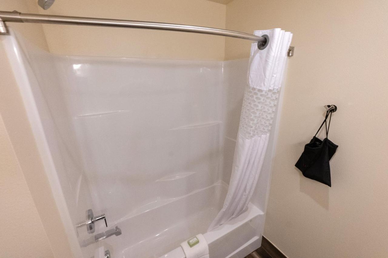 Cobblestone Hotel & Suites-Sheldon Bagian luar foto