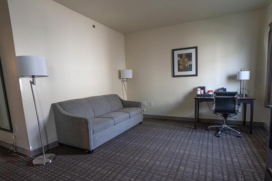 Cobblestone Hotel & Suites-Sheldon Bagian luar foto